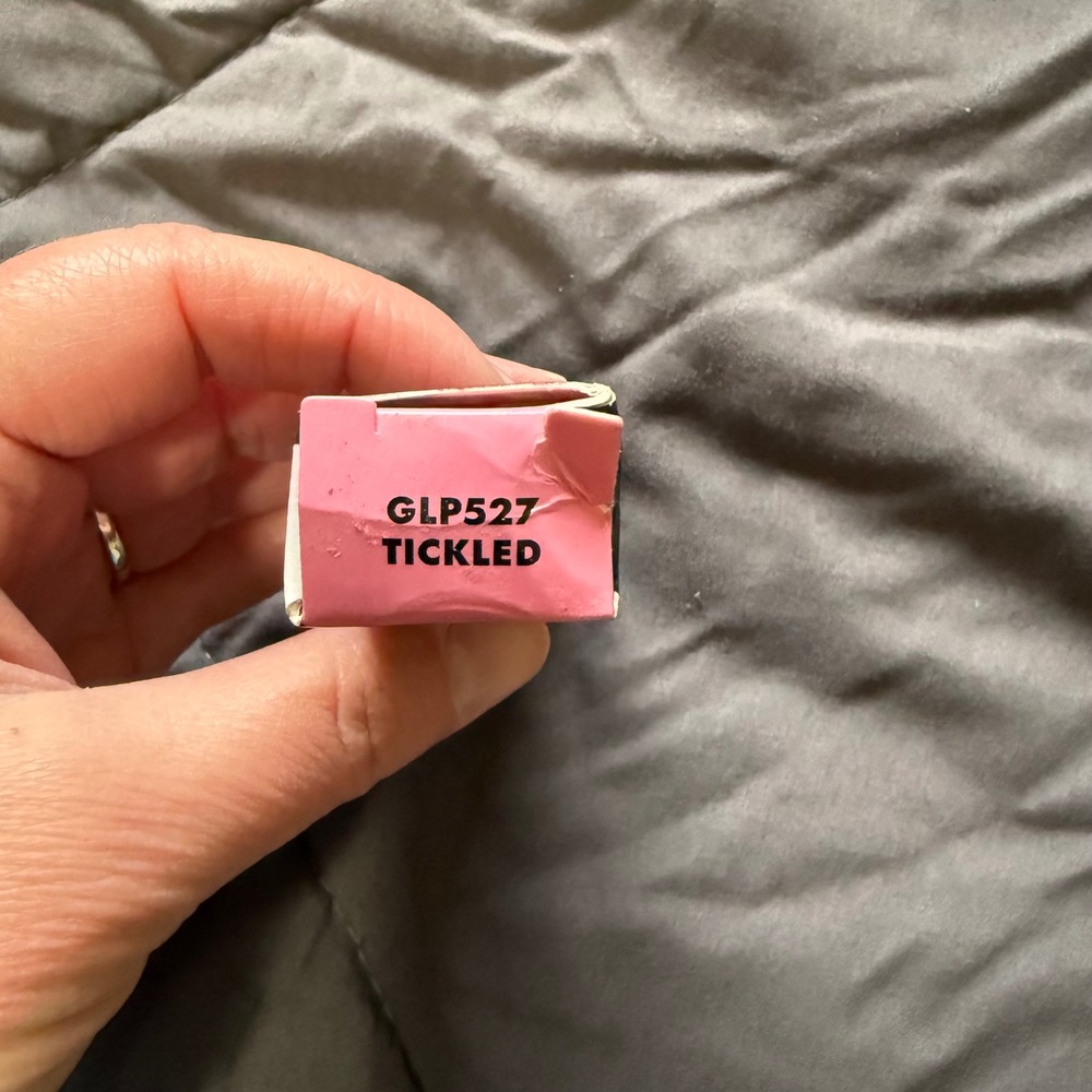 L.A. Girl Tinted Lip Plumper Women 0.44oz Tickled GLP527 New Pink Moisturizing - Picture 3 of 7